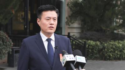 【两会声音③】杨修伟接受咸宁电视台专访：加快打造高端元器件生产基地、制造业强县