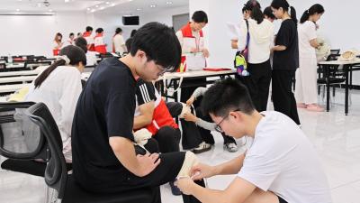 通城县暑期实践大学生“返家乡”先“充能”，为基层实践注入“生命守护”力量  